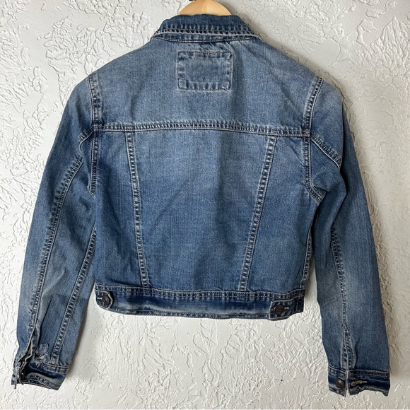 Forever 21 | Cropped Denim Trucker Jacket - Picture 3 of 13